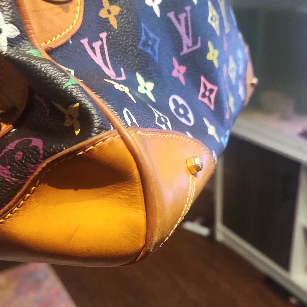 Louis Vuitton Black and Tan Satchel with Iconic Design - Picture 8 of 10